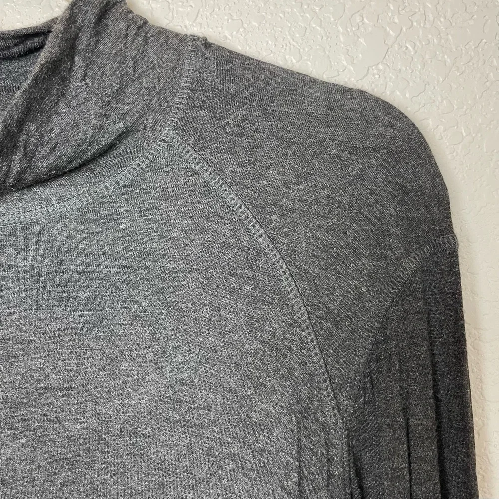 Cable & Gauge Dark Gray Long Sleeve Women's Mock-neck Tunic Size L